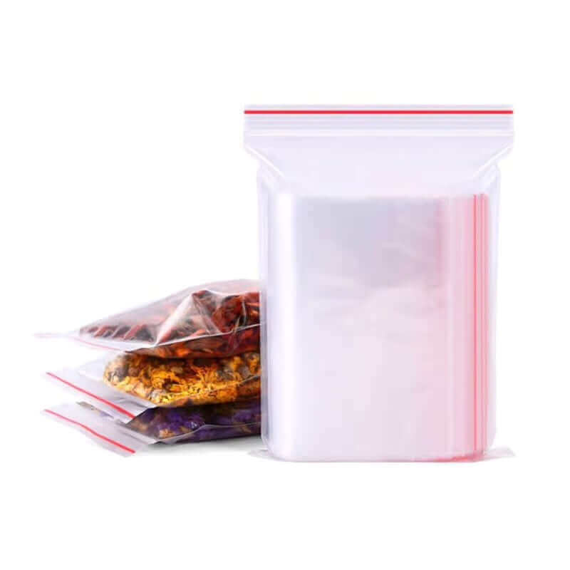 Pungi ziplock transparente, ideale pentru depozitarea alimentelor și a produselor diverse, cu închidere ermetică.