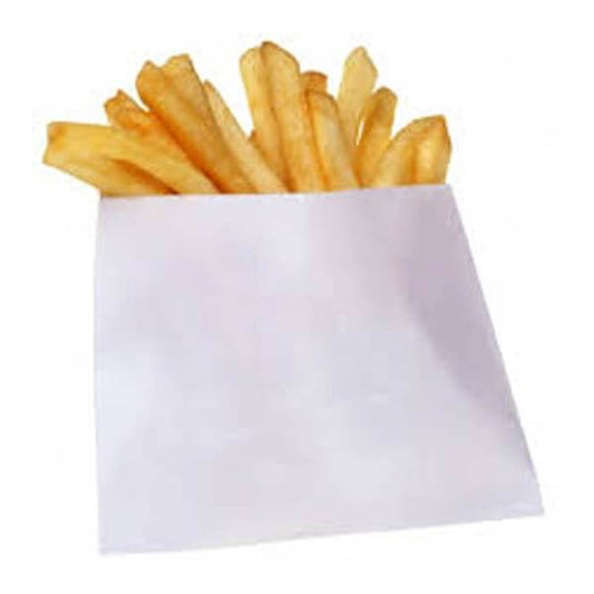 Punga hartie alba cerata 15x6x16cm with fries inside, showcasing its grease-resistant design.